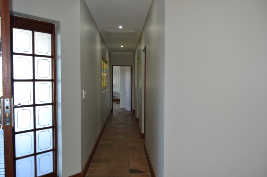 5 Bedroom Property for Sale in Heuwelkruin Western Cape